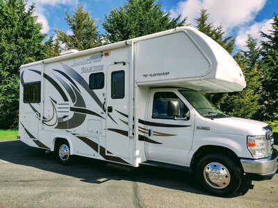 Excellent Condition Fleetwood Jamboree Searcher