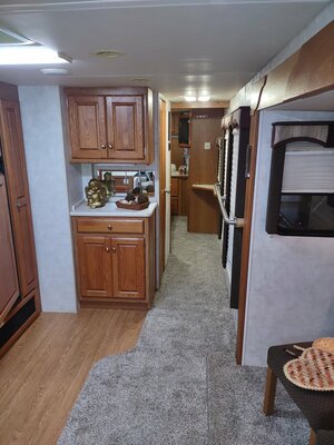 LOOKING REAR TOWRDS BEDROOM.jpg
