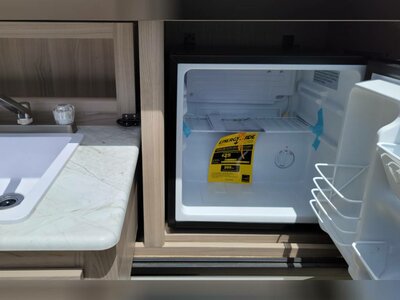 Outdoor kitchen Fridge.jpg