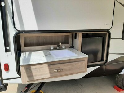 outdoor kitchen.jpg