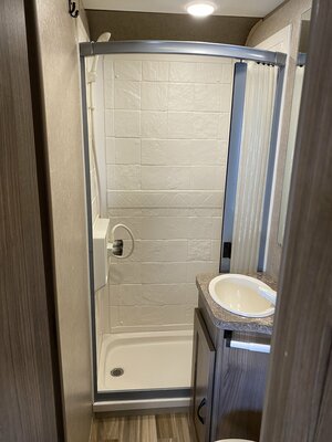 RV shower_05172022.JPG