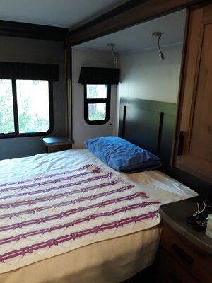 20220826_1359_2021_3051S_Forester_bedroom_R.jpg