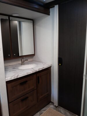 20220826_1401_2021_3051S_Forester_bath_sink.jpg