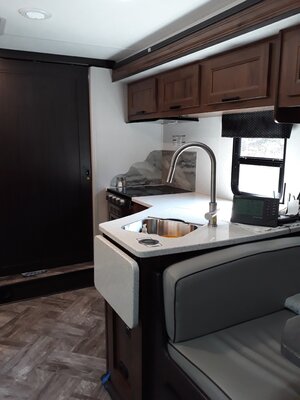 20220826_1406_2021_3051S_Forester_kitchen.jpg