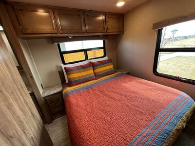 Bed 1.jpg