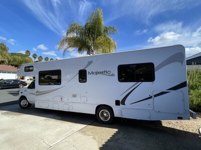 Gorgeous 2007 Ford E450 Four Winds Majestic