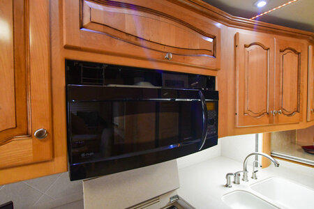 2006 Newmar Mountain Aire 3 (11).jpg