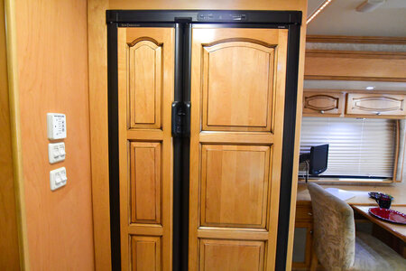2006 Newmar Mountain Aire 3 (12).jpg