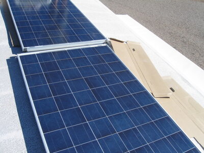 2 Canadian Solar 220w Watt 24.JPG