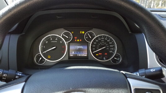 Toyota Tundra SR5 Double Cab 5.7L RWD