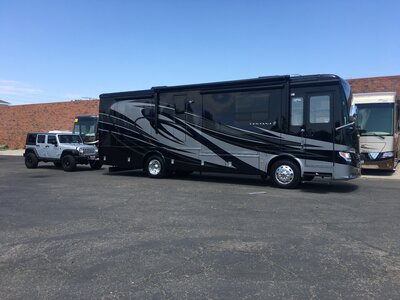 2018 Newmar Ventana 3436 (Anniversary Edition)