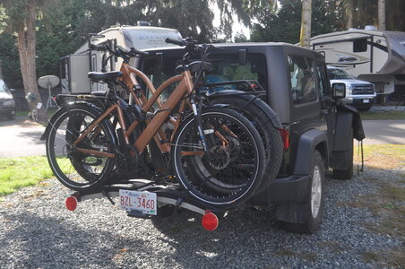 07 01 October 13 Thule Carrier with bikes..JPG