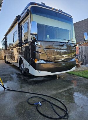 2011 Newmar Ventana.jpg