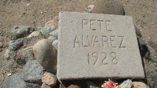 Signal Arizona Cemetrery 2.JPG