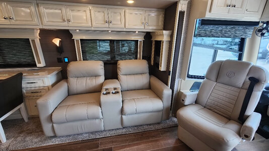 2022 PHAETON 37BH (2.2).jpg