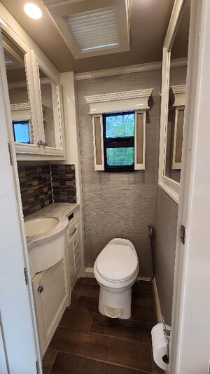 2022 PHAETON 37BH (18).jpg