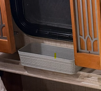 Tiffin Allegro 40 AP bedside.png
