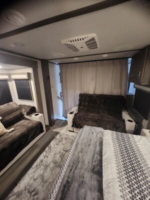 Front Living 2.jpg