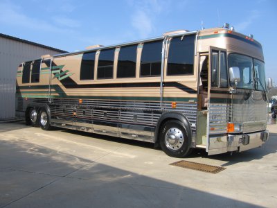 1993 Prevost Country Coach 40’ non-slide