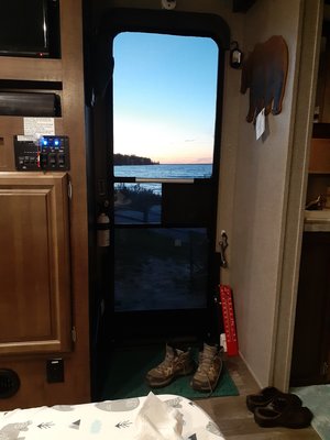 view storm door.jpg