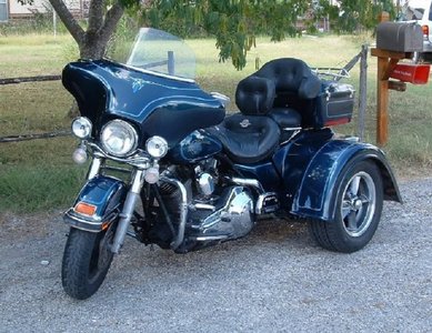 Trike at mailbox.jpg