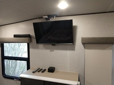 Bed Room TV & Roku.jpg